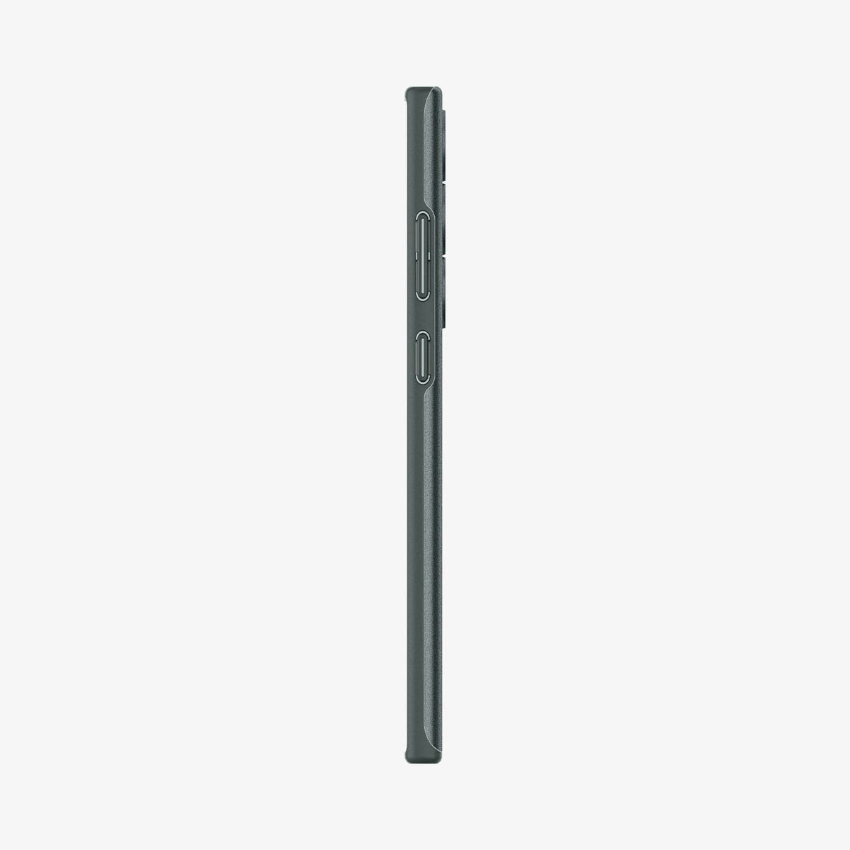 ACS06077 - Galaxy S23 Ultra Case Thin Fit in abyss green showing the side with volume controls