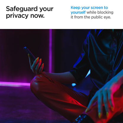 AGL07627 - Galaxy S24 GLAS.tR EZ Fit in Privacy showing the keeping your screen to yourself while blocking it from the public