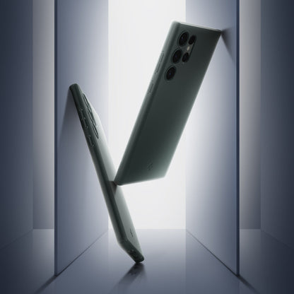 ACS07282 - Galaxy S24 Ultra Case Thin Fit in Abyss Green showing shine back and camera.